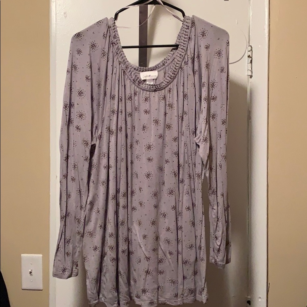 Jaclyn Smith long sleeve gray speckled shirt